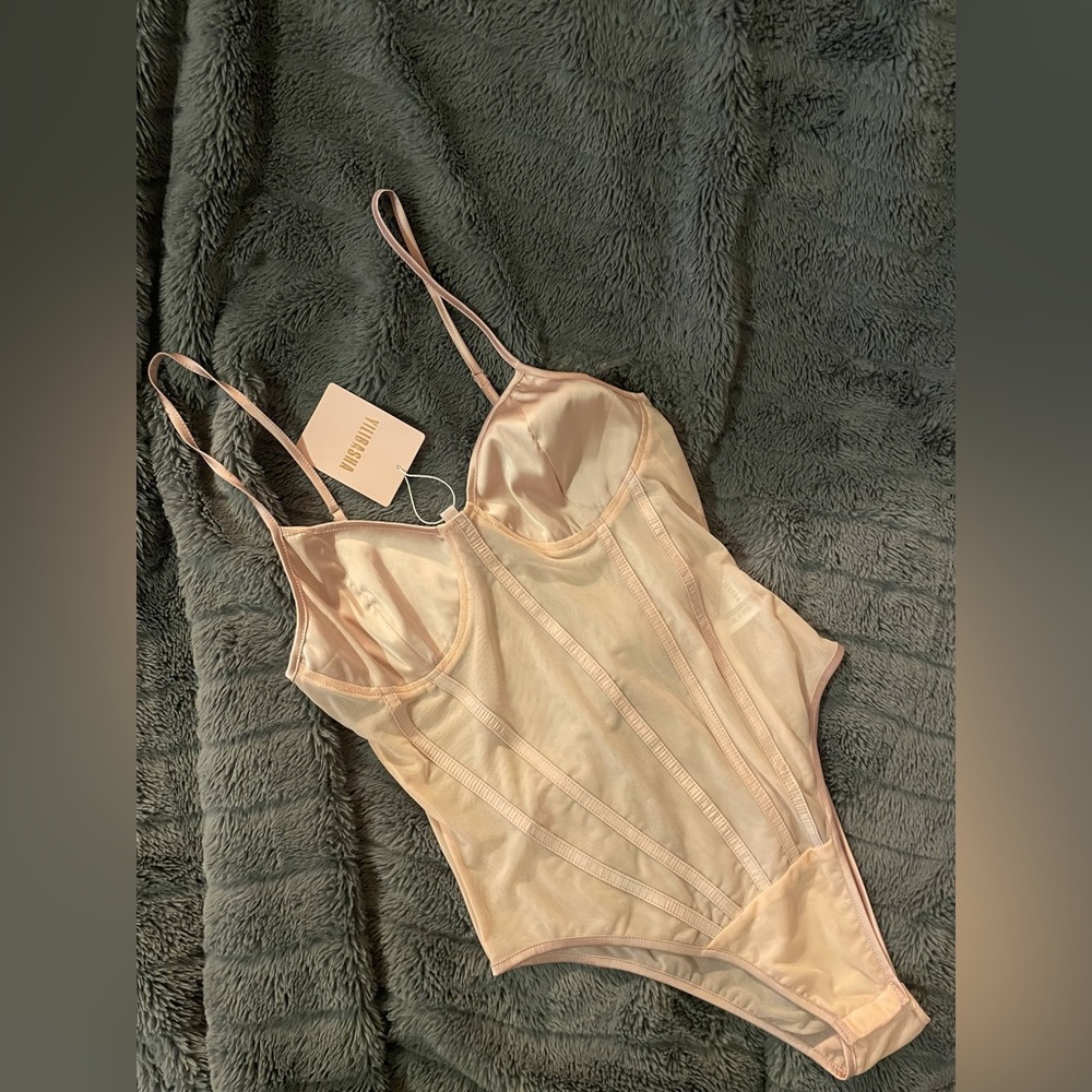 Women’s Elegant Bodysuit - Picture 2 of 3